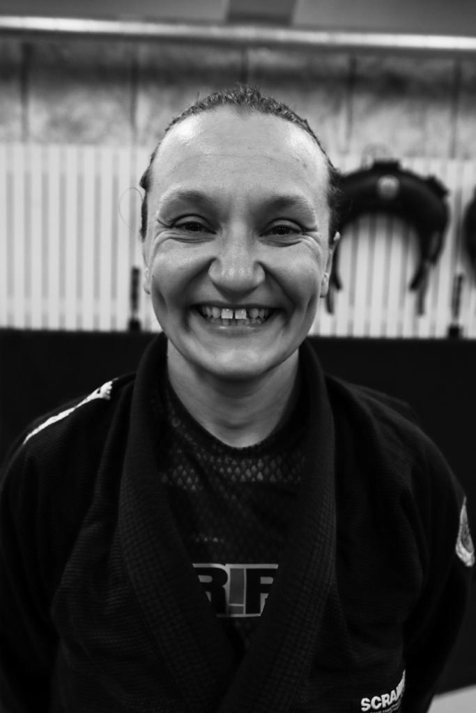 Hanna Hirvonen är vår huvudinstruktör och har ett svart bälte i BJJ.